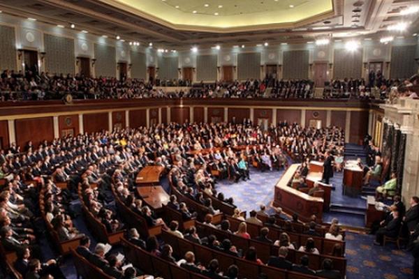 Obama confió en que Reid plantee ante los legisladores una medida que impida el alza de los impuestos. (Foto Prensa Libre: Archivo)
