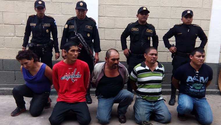 Los cinco capturados fueron remitidos a un juzgado de la cabecera de Jalapa. (Foto Prensa Libre: Hugo Oliva)