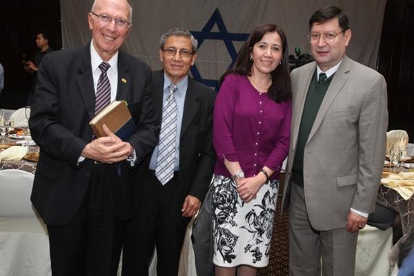 Fernando Solares,  Jorge Morales, Sonia Bockhorn de Montúfar y Rodrigo Montúfar. (Foto Prensa Libre: Edwin Castro)
