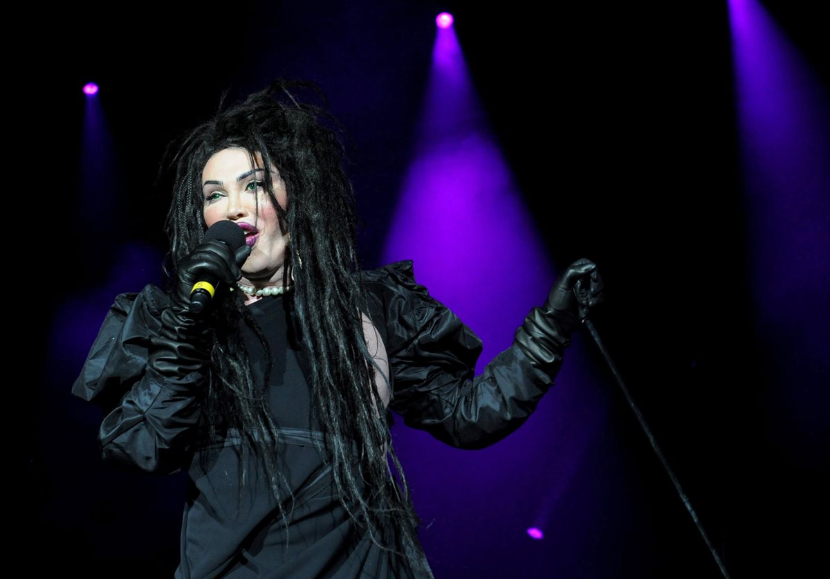 Pete Burns, en un concierto en Londres en 2012. (Foto Prensa Libre: AP)