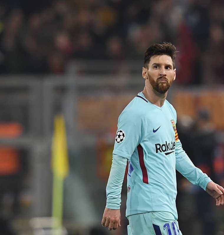 Messi salió enojado del encuentro frente al AS Roma. (Foto Prensa Libre: AFP)
