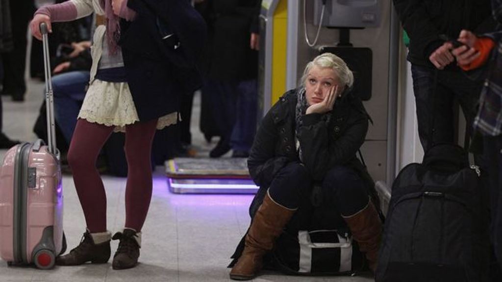 Las aerolíneas sólo deben compensar a los viajeros de los vuelos que tengan una demora superior a 3 horas. (JEFF J MITCHELL)