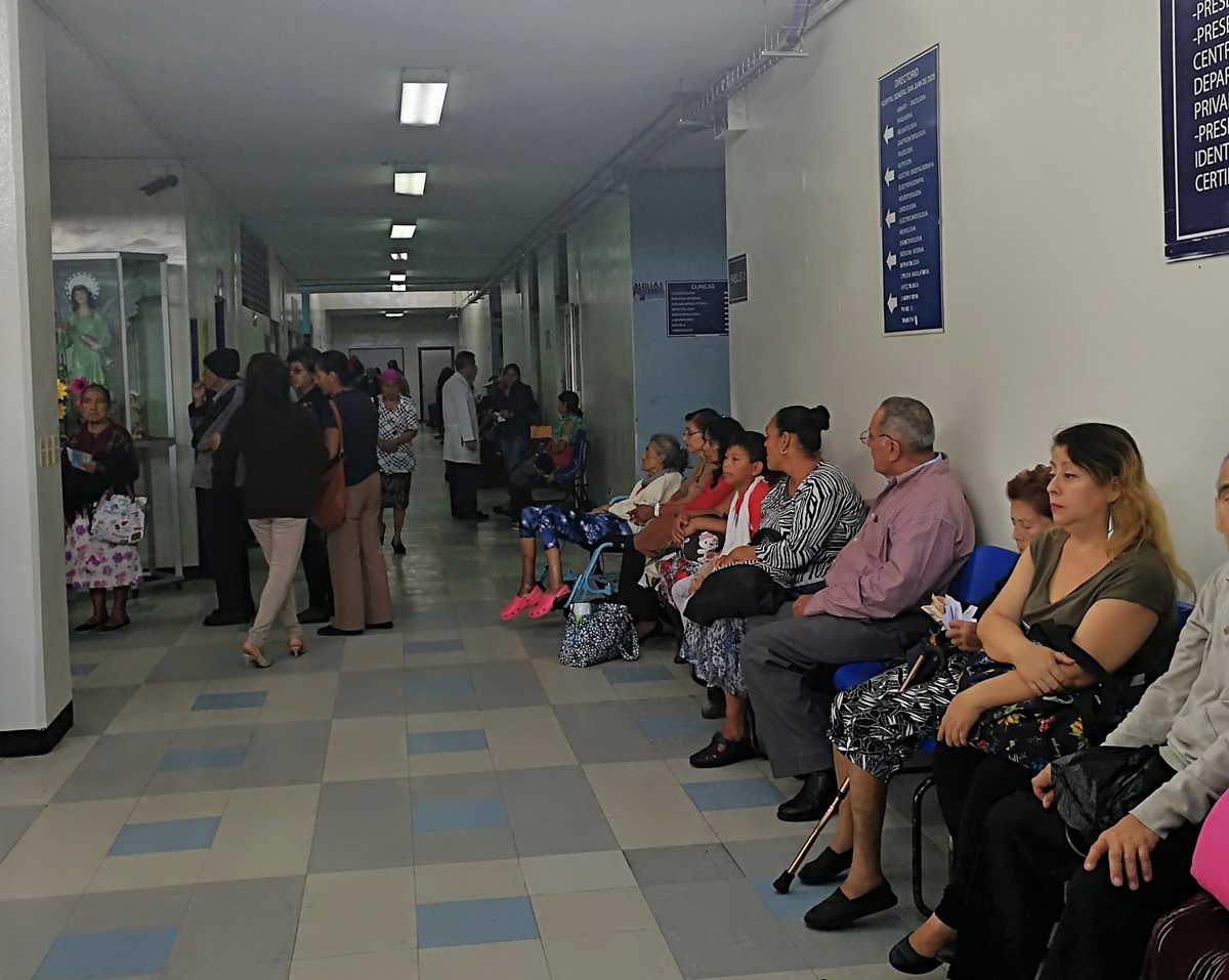 El Hospital General atenderá a partir de este miércoles solo a pacientes hemato-oncológicos. (Foto Prensa Libre: Ana Lucía Ola)