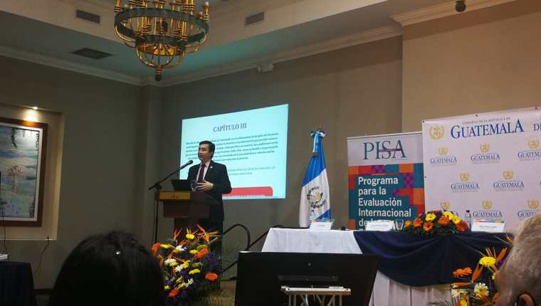 Los resultados de las pruebas Pisa-D se presentaron esta mañana. Guatemala participó por primera vez en esta evaluación que evidencia las debilidades del sistema educativo. (Foto Prensa Libre: Ana Lucía Ola)