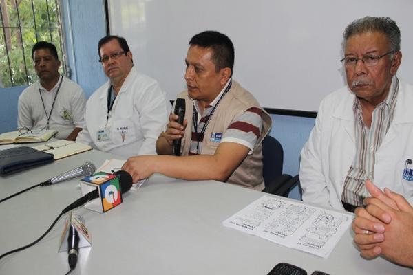 Autoridades de Salud de Jutiapa informan sobre acciones contra plaga de zancudos para controlar brote de dengue. (Óscar González)<br _mce_bogus="1"/>