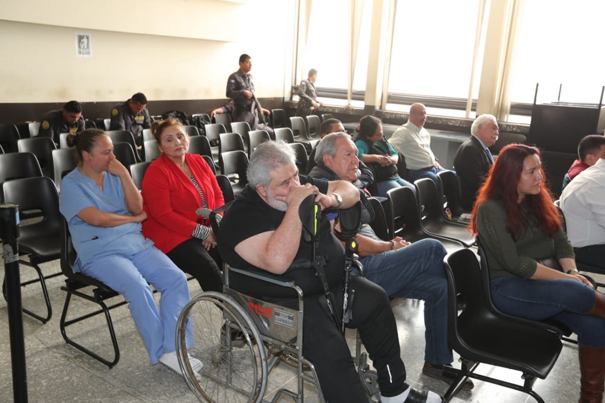 Javier Ortiz alias el Teniente Jerez -en silla de ruedas- es uno de los seis acusados que solicitaron salir de prisión. (Foto Prensa Libre: Érick Ávila)
