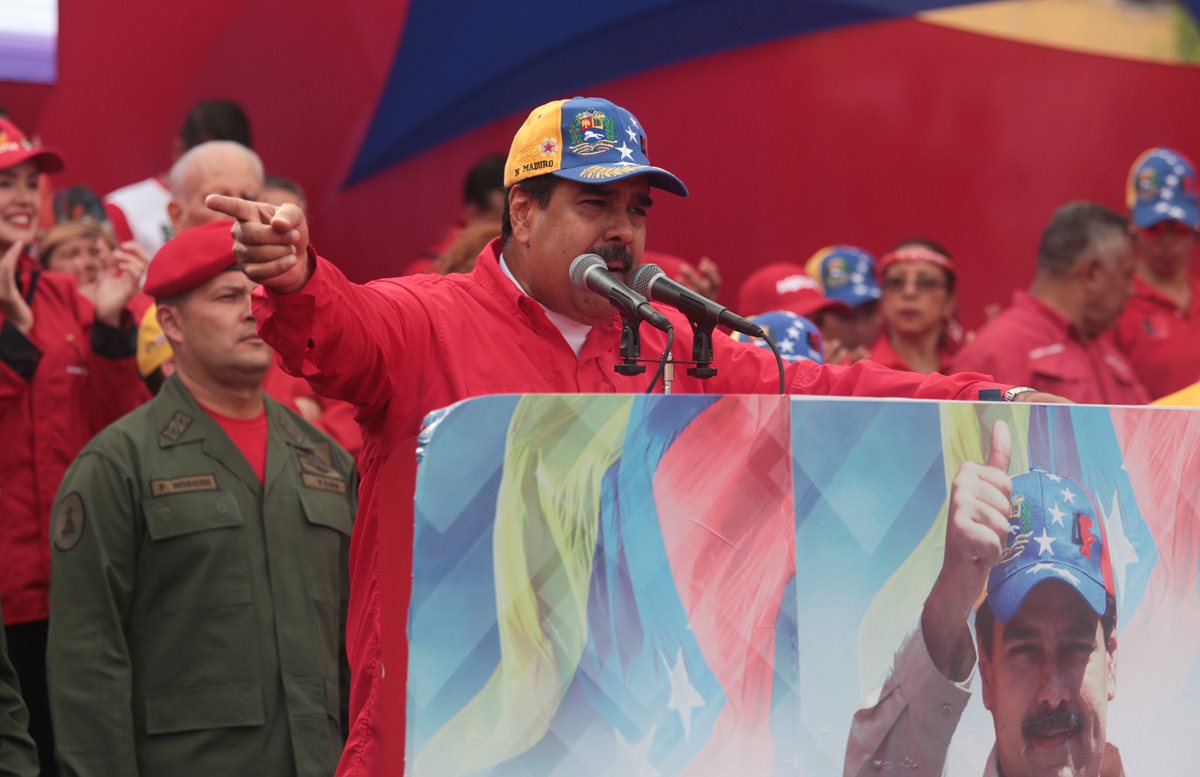 Nicolás Maduro, presidente de Venezuela, pidió a su canciller comenzar gestiones para retirarse de la OEA. (Foto Prensa Libre: AFP)