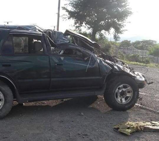Vehículo involucrado en accidente ocurrido en Ipala, Chiquimula, donde murió una persona y cinco resultaron heridas. (Foto Prensa Libre: Edwin Paxtor)