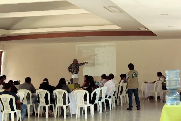 representantes de Plan Internacional e Incap presentan  resultados de estudio nutricional   en cinco municipios de Baja Verapaz.