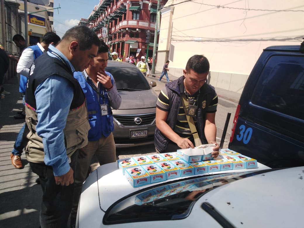 El operativo encubierto se efectuó en la 13 calle, entre 6a. y 7a. avenidas de la zona 1.(Foto Prensa Libre: Cortesía Diaco)