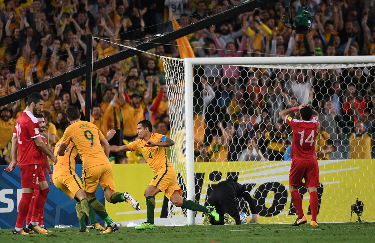 Australia superó a Siria en la serie para definir al quinto de Asia, que disputará un repechaje contra el cuarto de la Concacaf. (Foto Prensa Libre: AFP)