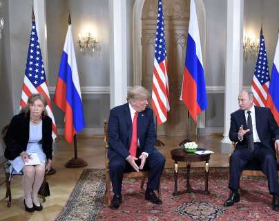Traductora de Trump salta al estrellato luego de la opaca cumbre con Putin