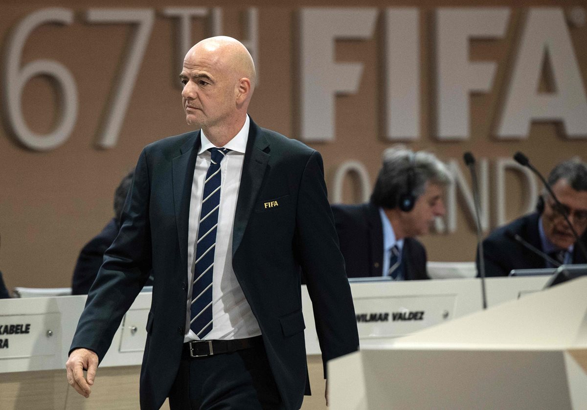 El presidente de la Fifa, afirma que el futbol será el principal fin de la nueva entidad. (Foto Prensa Libre: AFP)