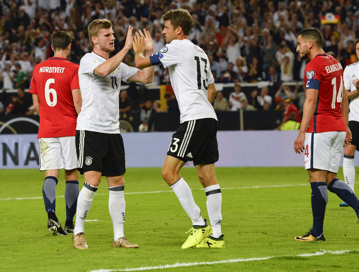 Alemania golea a Noruega y queda a las puertas del Mundial