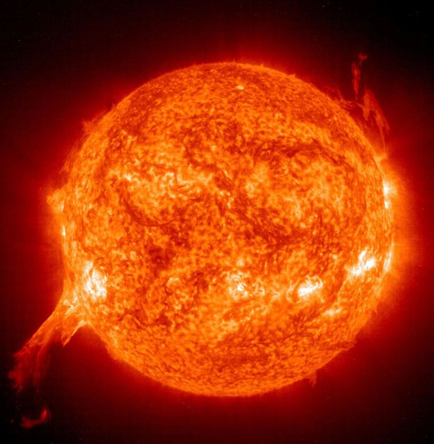 En esta imagen de una erupción solar se ve bien el plasma de la corona. GETTY IMAGES