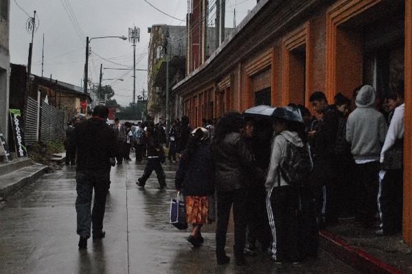 Vecinos y estudiantes de San Marcos salieron a calle luego del temblor  de ayer de 4.5 grados.