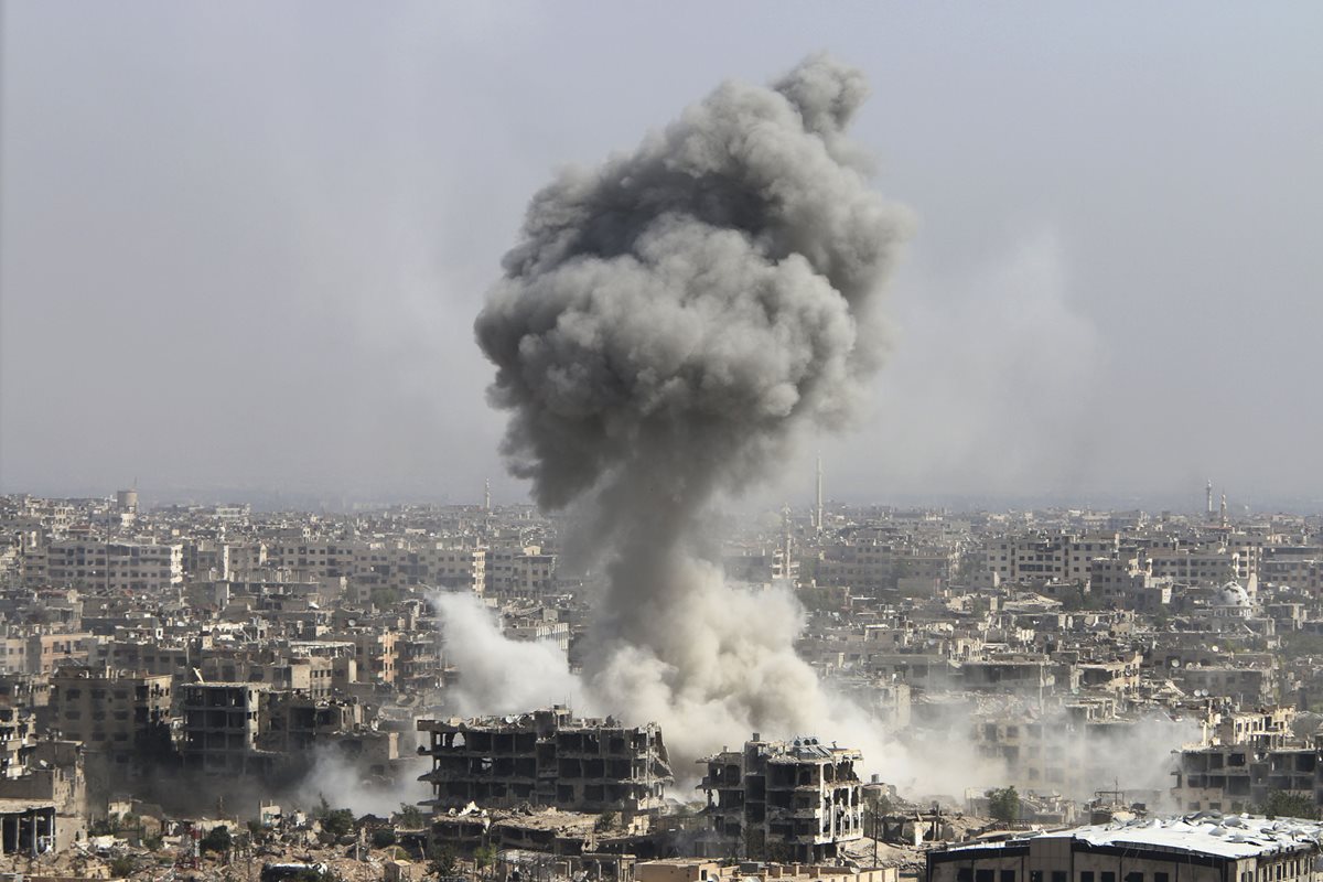 Bombardeo en Siria mata a un comandante de Al Aaeda. Foto Prensa Libre (AP)