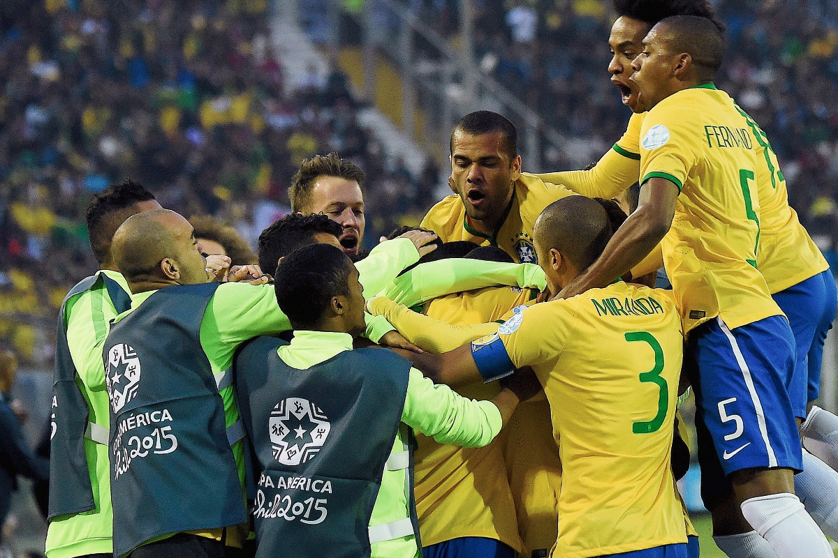 Brasil se enfrentará a Paraguay en cuartos de final. (Foto Prensa Libre: AFP)