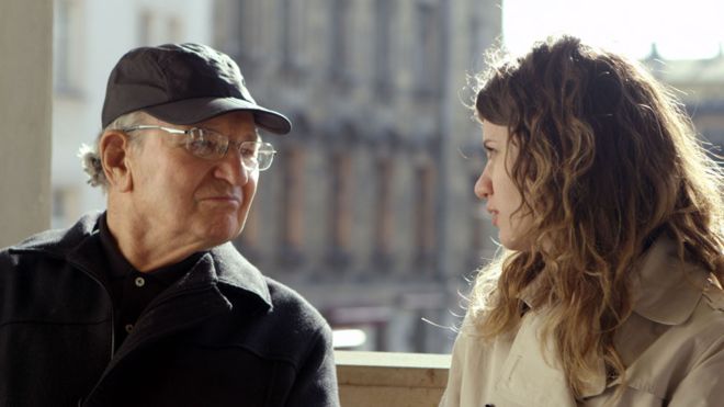 En el documental "Sobreviví al Holocausto", Julio Gartner vuelve a los campos de concentración en que fue prisionero de los nazis y relata sus experiencias a las nuevas generaciones. ENDY ALBUQUERQUE