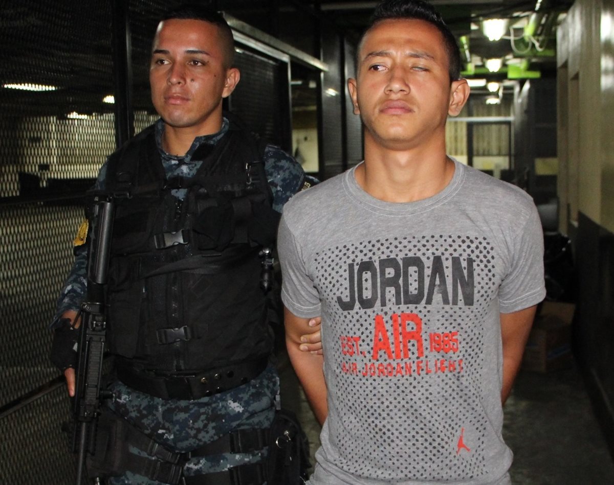 William Adalberto Florián Molina, presunto extorsionista capturado por la PNC. (Foto Prensa Libre:)