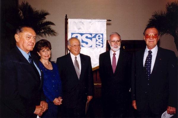 Algunos de  los colaboradores de  Asíes,  en 1999.