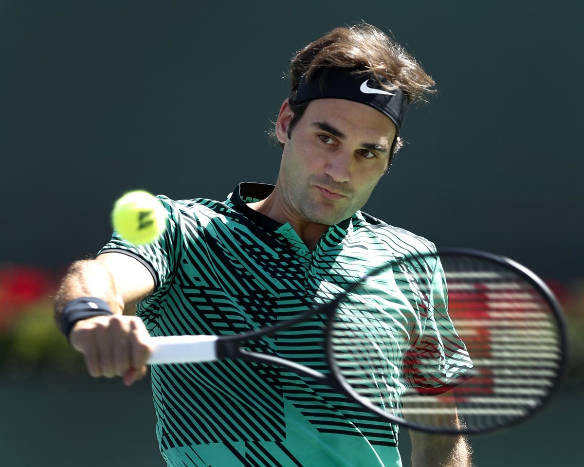 Federer se medirá en la final a Wawrinka. (Foto Prensa Libre: EFE)