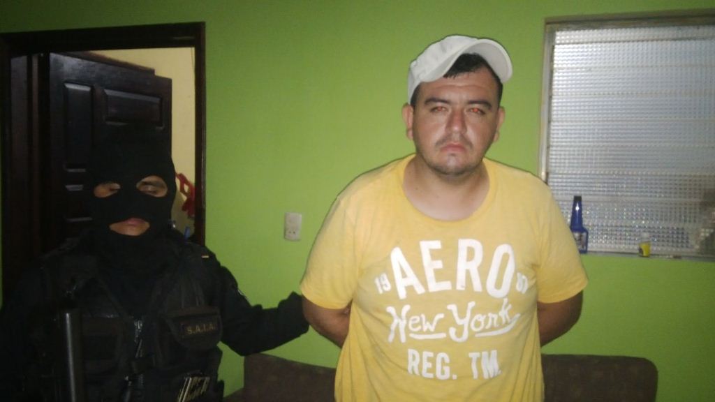 Edwin Arturo Guerra fue capturado en Jocotán, donde se les decomisó drogas y armas. (Foto Prensa Libre: Edwin Paxtor)