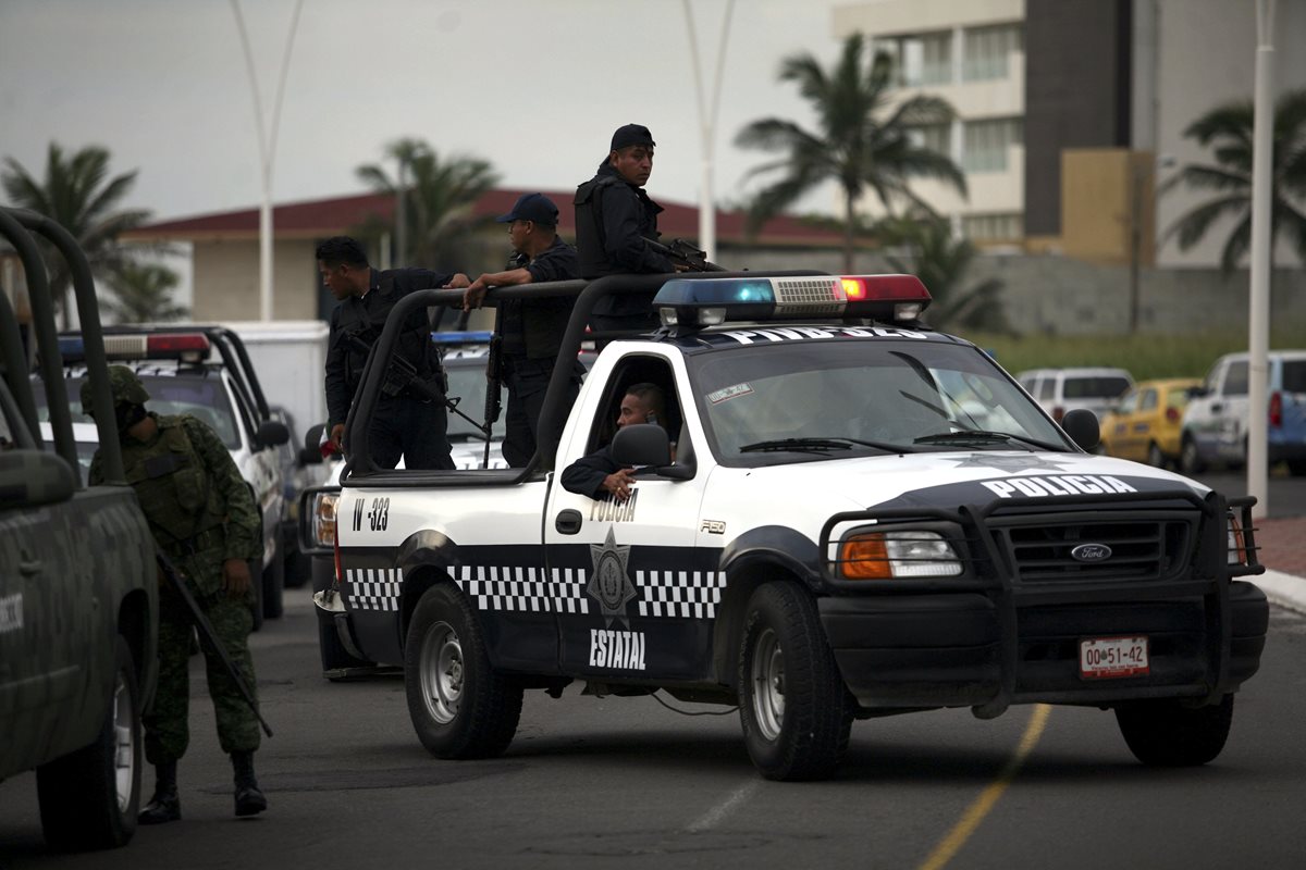 Aparentemente, los policías confundieron a la familia con delincuentes. (Foto Hemeroteca PL).