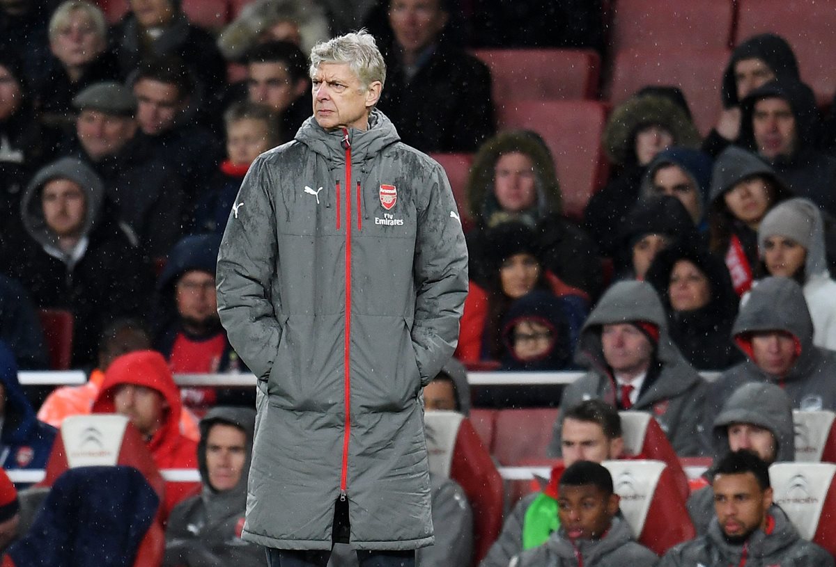 El técnico del Arsenal, Arsene Wenger, afirmó que no existe ningún problema con el delantero chileno Alexis Sánchez. (Foto Prensa Libre: EFE)