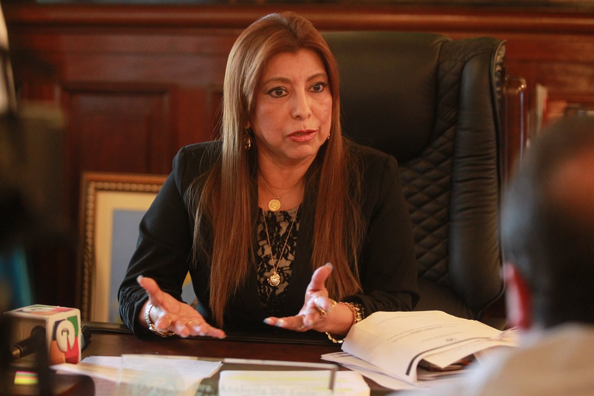 Anabella De León cobró más de Q500 mil de indemnización por tres años de trabajo en el Registro General de la Propiedad. (Foto Prensa Libre: Hemeroteca PL)