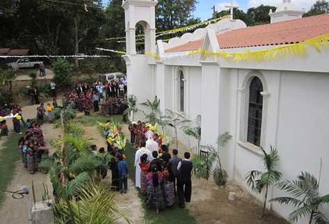 El edificio fue construído en el cantón Chitulul. (Foto Prensa Libre: Ángel Julajuj)