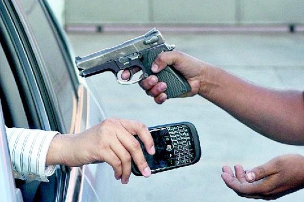 Según el informe emitido este martes, unos 4 mil celulares son robados por día. (Foto Prensa Libre: Hemeroteca PL)