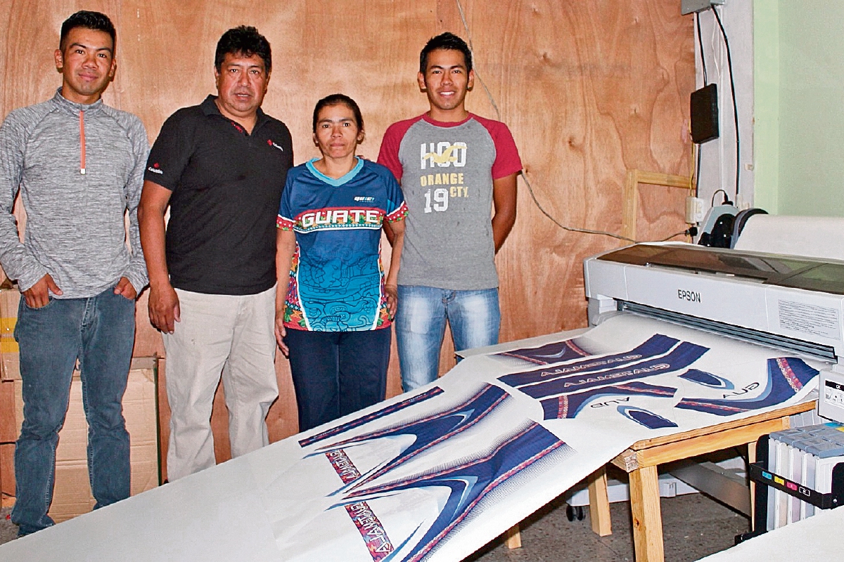La familia Quicibal se ha caracterizado por crear diseños modernos y de calidad en más de cinco áreas deportivas. (Foto Prensa Libre: Sandra Vi)