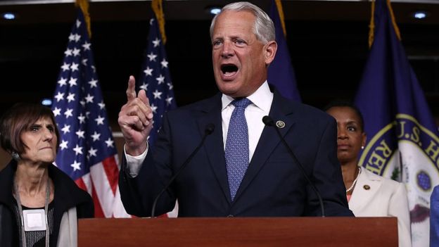 Siendo miembro del Congreso, Steve Israel intentó infructuosamente cambiar por ley el día de las votaciones en EE.UU. GETTY IMAGES