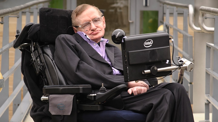 Pese a su enfermedad, Stephen Hawking nunca ha dejado la investigación. (Foto Prensa Libre: AP)