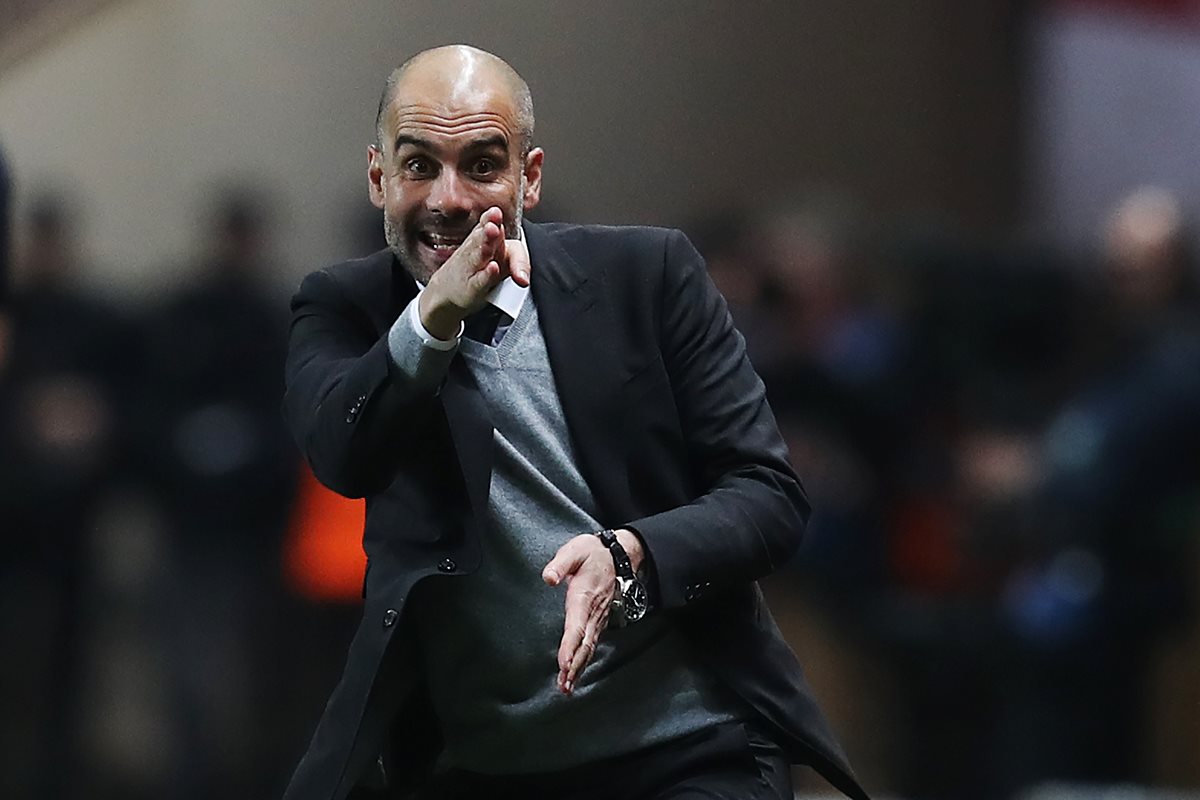 Pep Guardiola espera tener mejores resultados con su equipo en la próxima temporada. (Foto Prensa Libre: AFP)