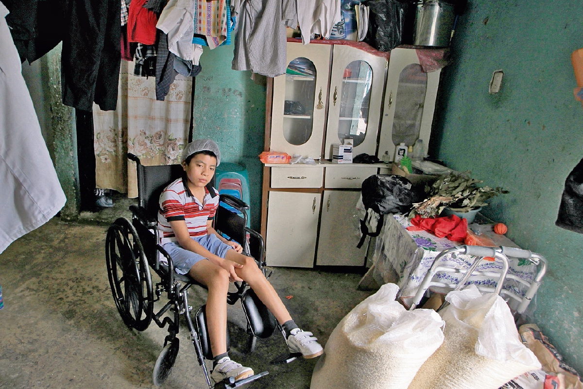 Luisa Hernández, abuela de César Tocay, agradeció a Dios y a los médicos, porque por segunda ocasión le salvaron la vida a su nieto.