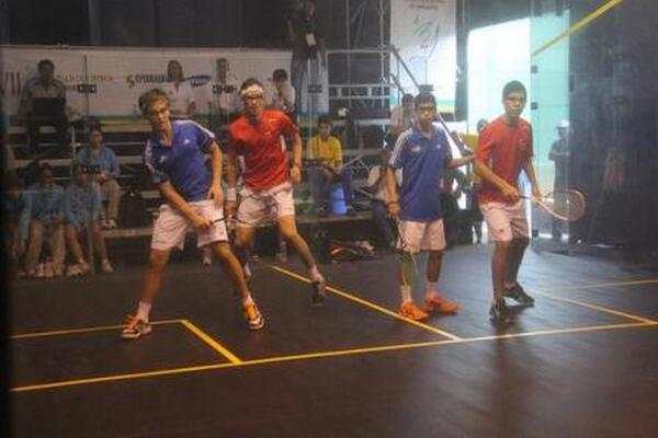 Los guatemaltecos Josué Enríquez y Antonio De La Torre se adjudicaron la medalla de oro en el squash de los Juegos Bolivarianos. (Foto Prensa Libre: cortesía COG)