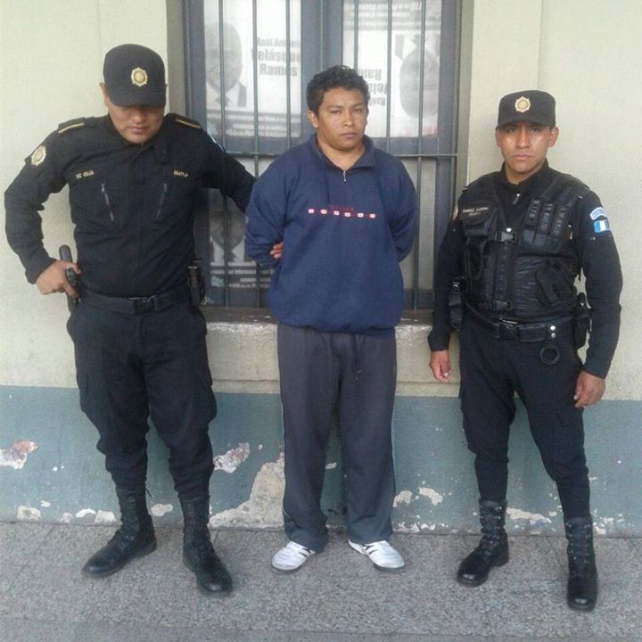 Carlos Israel Girón Pascual luego de ser detenido en El Tejar, Chimaltenango. Foto Prensa Libre: PNC.