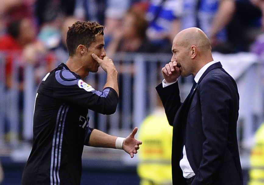 Cristiano Ronaldo ha sido uno de los incondicionales de Zinedine Zidane en el Real Madrid. (Foto Prensa Libre: AP)