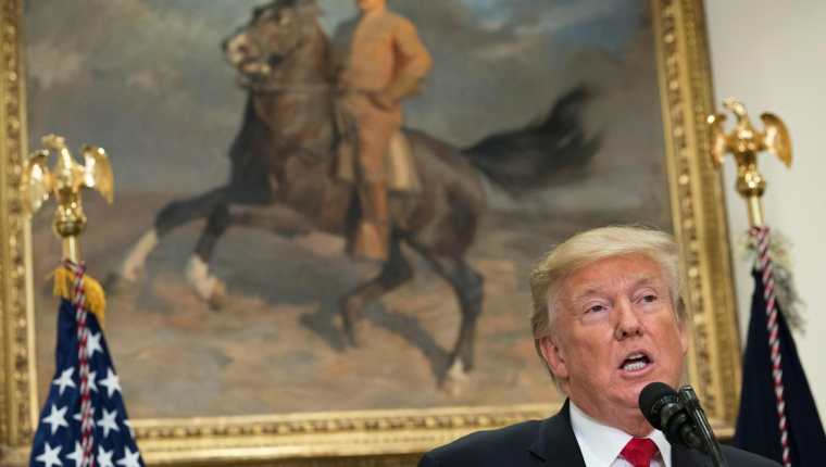 Donald Trump habla durante un evento en la Sala Roosevelt de la Casa Blanca. (AP).
