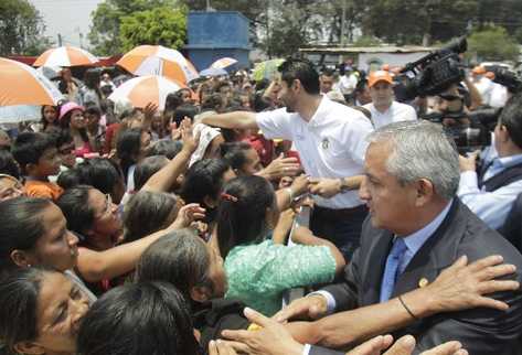 PÉREZ LEAL, alcalde de Mixco, fue acompañado por su padre, el presidente Otto Pérez Molina.
