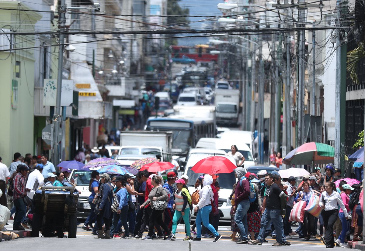Las autoridades electas esperan resolver antes del 14 de enero el incremento salarial del 5% al magisterio, luego de la no aprobación del presupuesto 2020. (Foto Prensa Libre: Hemeroteca)
