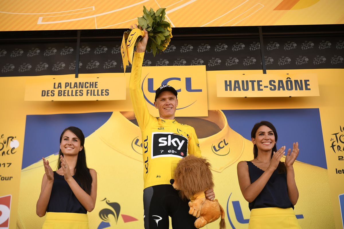 Chris Froome toma el liderato del Tour de Francia. (Foto Prensa Libre: AFP)