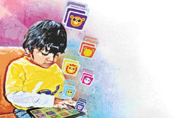 Cada vez más infantes juegan con herramientas tecnológicas.