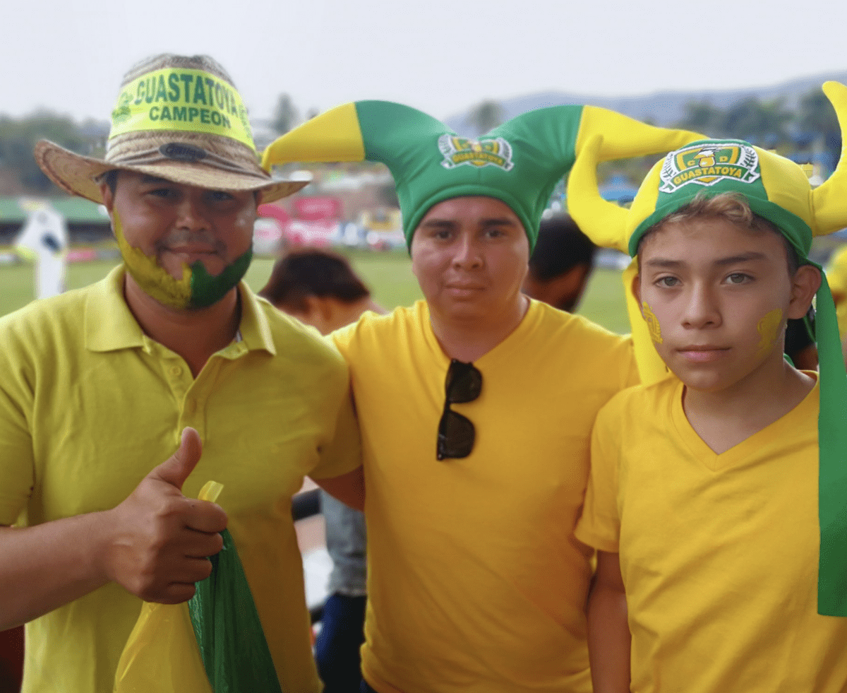 Ambiente de fiesta en el estadio David Cordón Hichos para la final de vuelta entre Guastatoya y Comunicaciones.