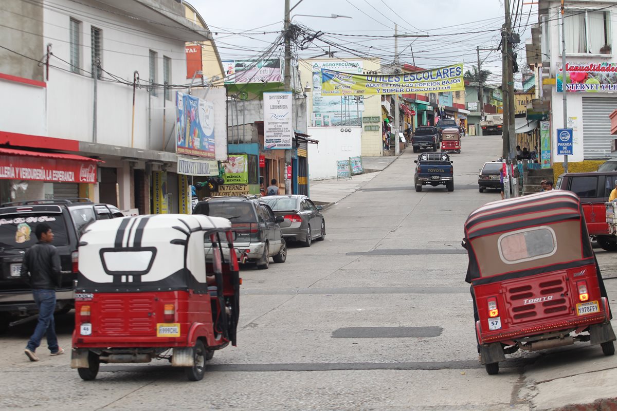 Los dueños de mototaxis son amenazados con el pago de extorsión. (Foto Prensa Libre: Hemeroteca PL)