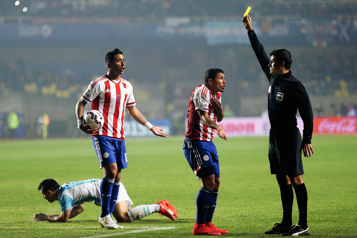 El árbitro brasileño, Sandro Ricci, fue uno de los que más polémica causo en la Copa América. (Foto Prensa Libre: AP)