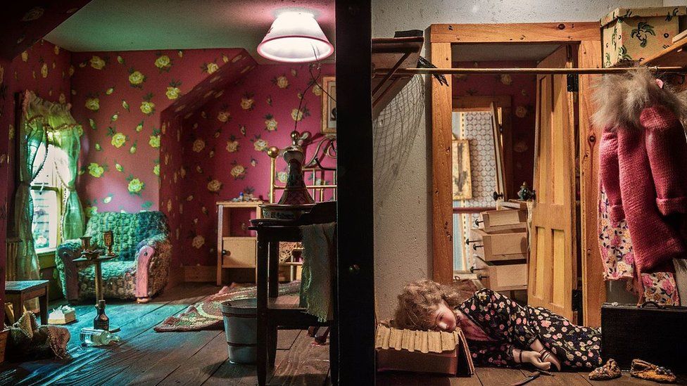 Glessner Lee, divorciada y con tres hijos, construyó las maquetas más grandes con ayuda de su carpintero. OFICINA DE MEDICINA LEGAL DE MARYLAND