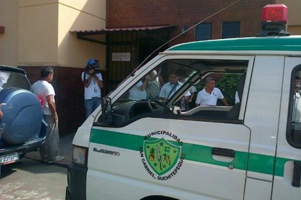 El alcalde fue atacado cuando salía de su residencia. (Foto Prensa Libre: Danilo López)